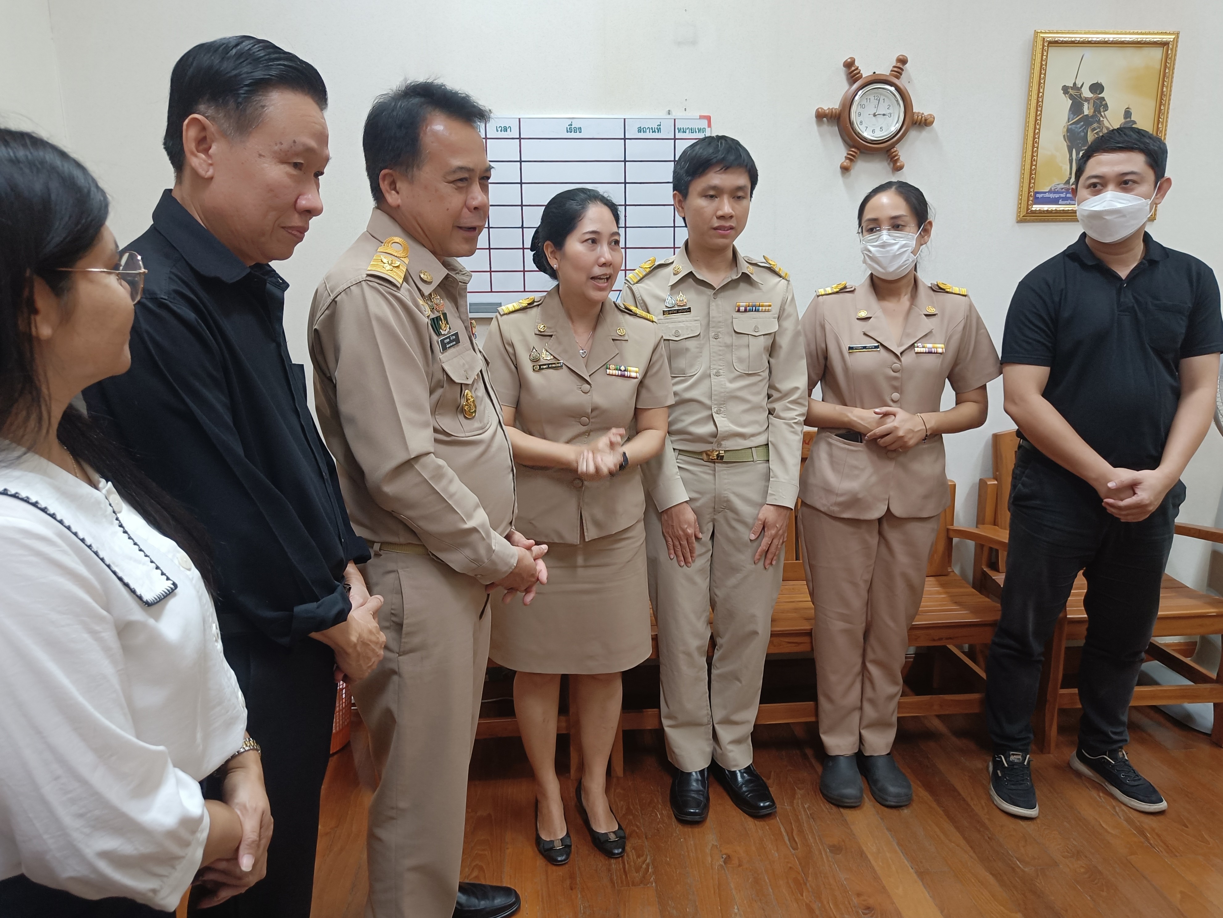 title - กลุ่มพัฒนาระบบบริหาร สำนักงานการปฏิรูปที่ดินเพื่อเกษตรกรรม (กพร. ส.ป.ก.) เข้ากราบไหว้อวยพร ขอพรผู้บริหาร สำนักงานการปฏิรูปที่ดินเพื่อเกษตรกรรม (ส.ป.ก.) เนื่องในเทศกาลขึ้นปีใหม่ 2569